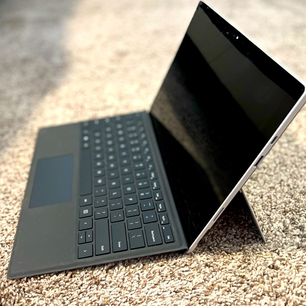 Microsoft Surface Pro 2021 8GB Gen7
